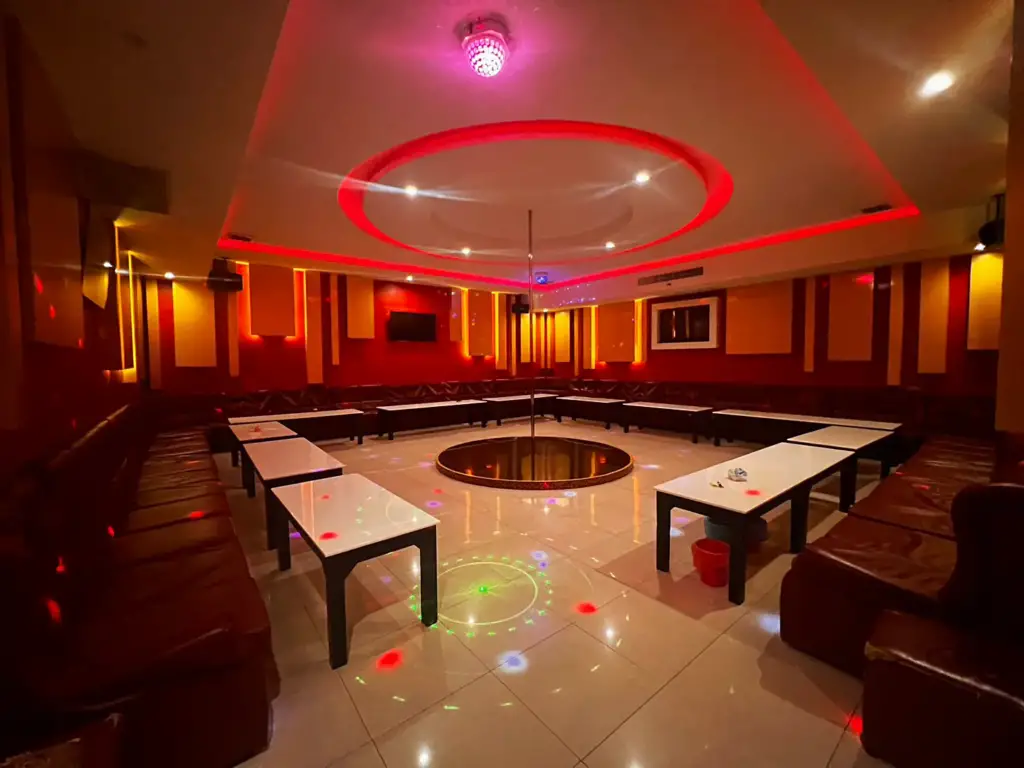 모나리자 가라오케 룸1