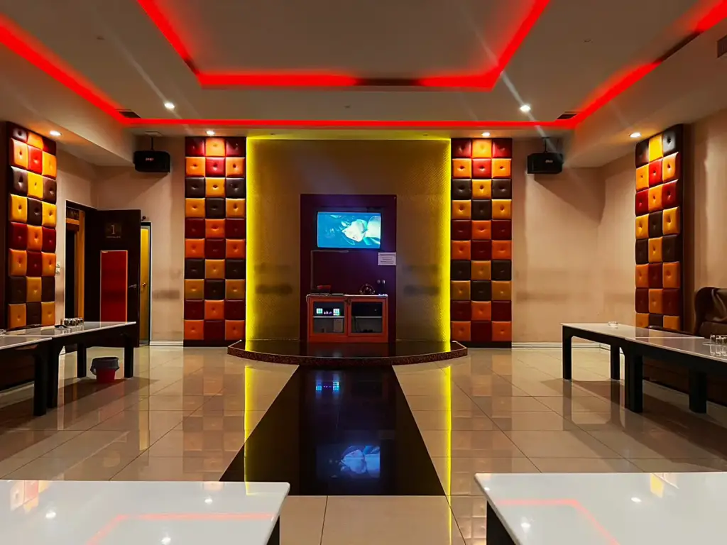 모나리자 가라오케 룸2