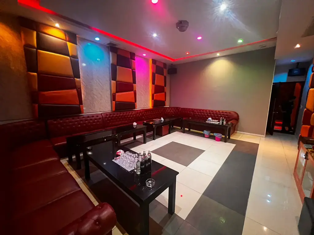 모나리자 가라오케 룸5