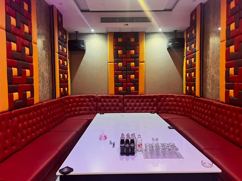 모나리자 가라오케 룸7