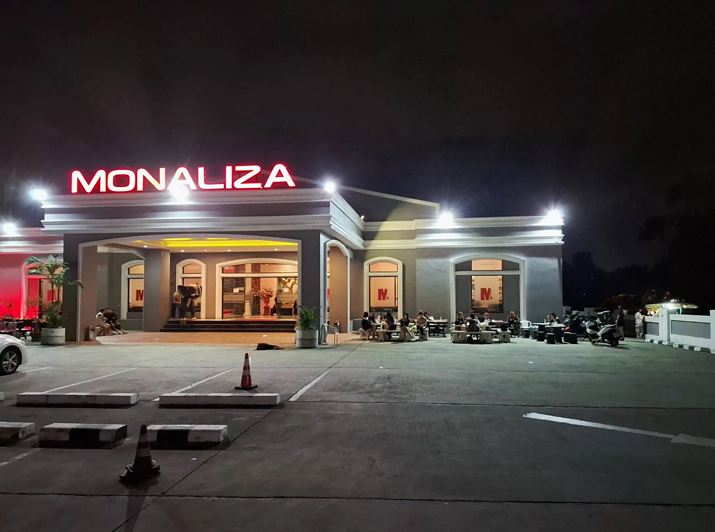 파타야 모나리자 가라오케