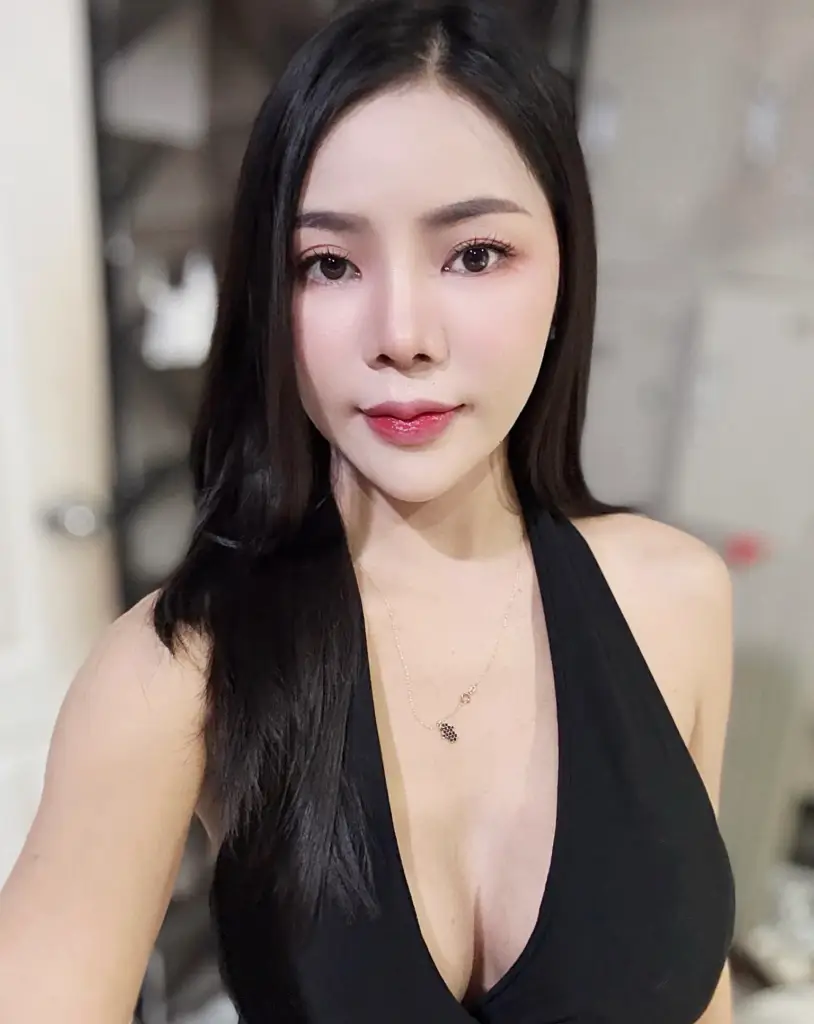 모나리자 가라오케 아가씨